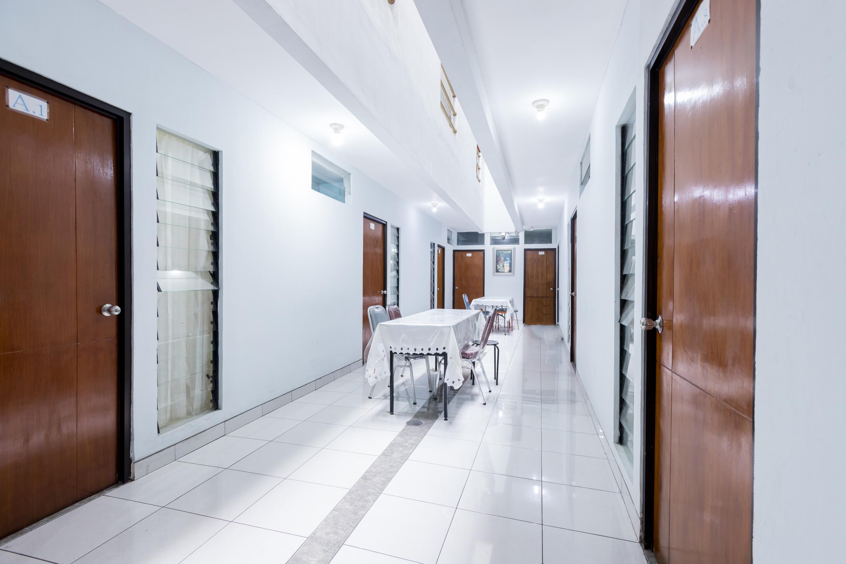 Super Oyo 1516 Cemara Gading Syariah Hotel Bogor Kültér fotó